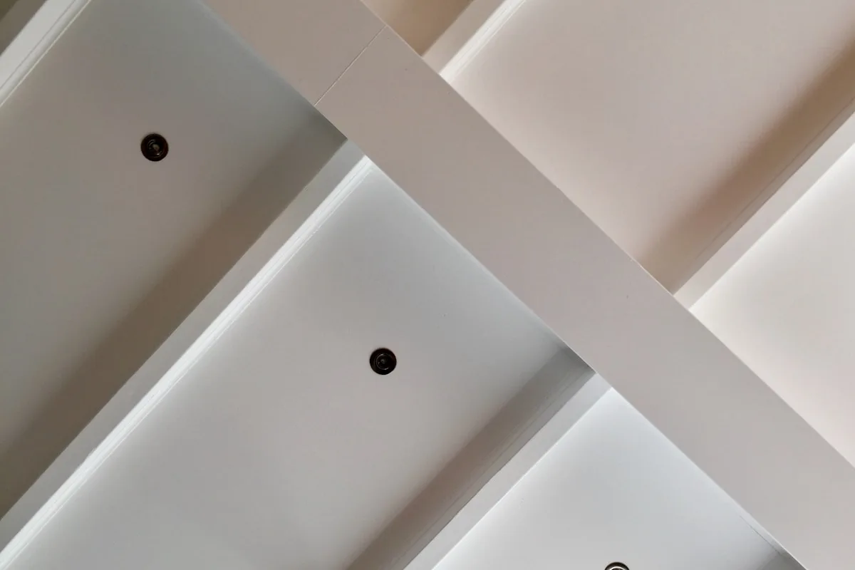 Plafond repeint à Nantes