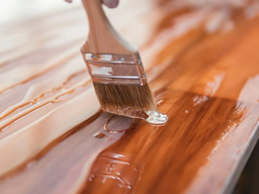 Petits travaux de peinture sur volets et boiseries